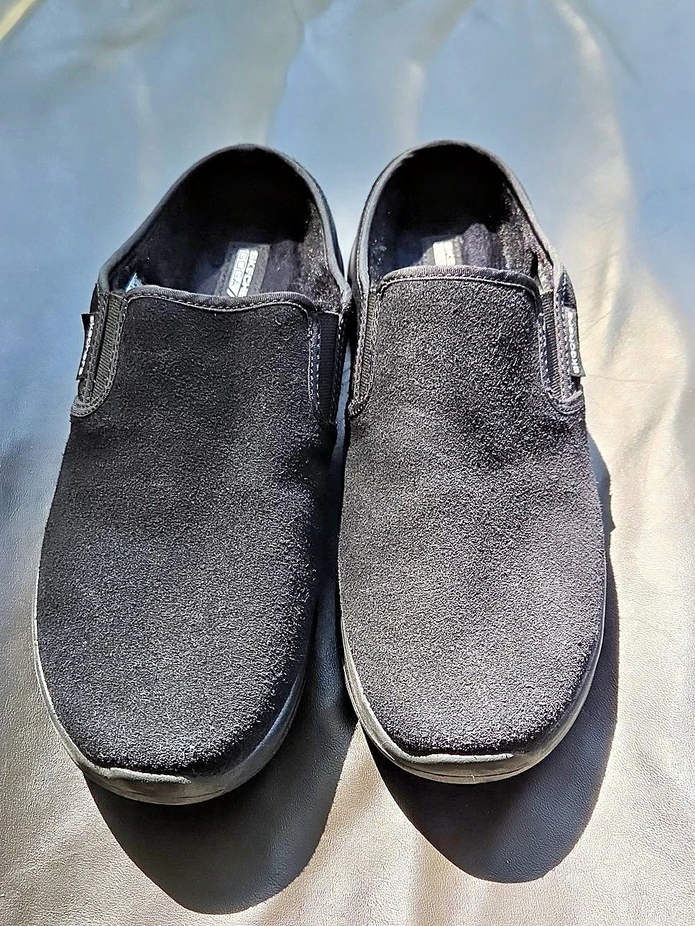 Sketchers Goga Max Black Suede Slip-On Clog Mules. Women's Size 9.
